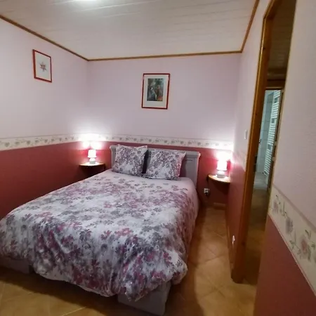 Maison De Chez Louis Tatil Evi